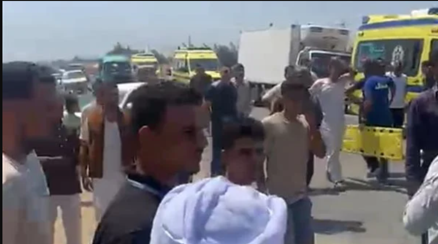 أسماء ضحايا حادث انقلاب سيارة عمال في الإسماعيلية.. مصرع 15 شخصًا